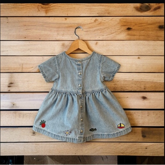 2/$30 Baby Gap Embroidered Faded Jean Dress Buttons Sun Boat Fish XL 18-24M - Picture 2 of 9